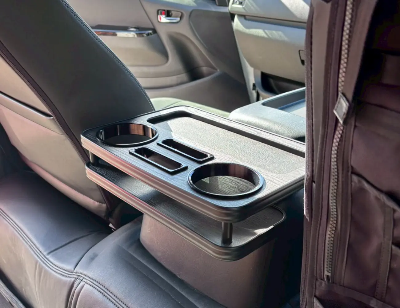 ２カップ＋スマホホルダー付き