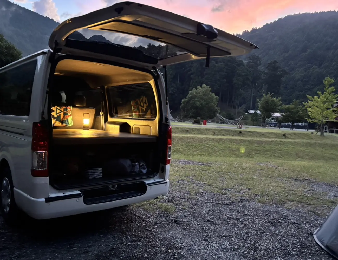 車内をくつろぎの空間に変える