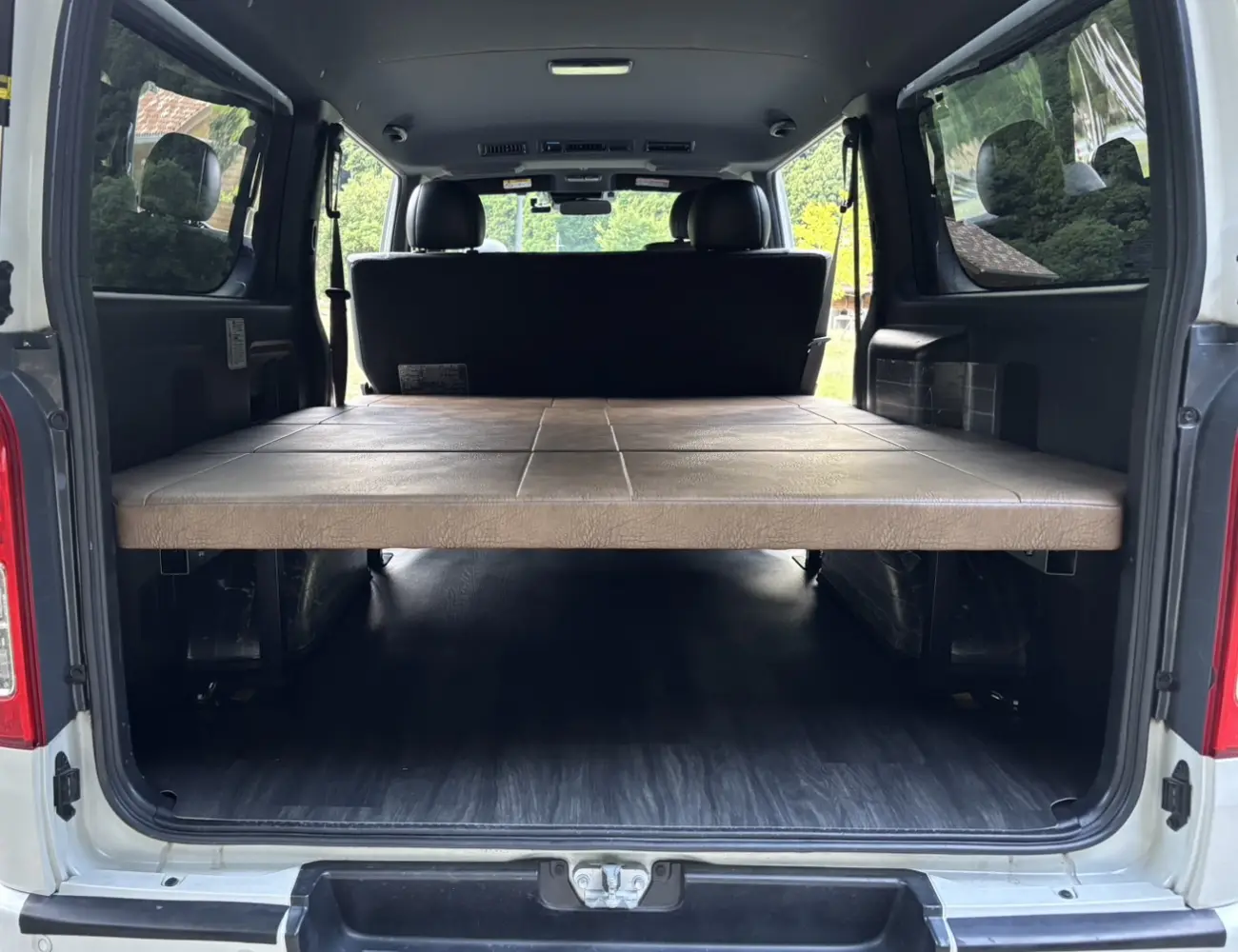 ハイエース専用ベッドキット画像