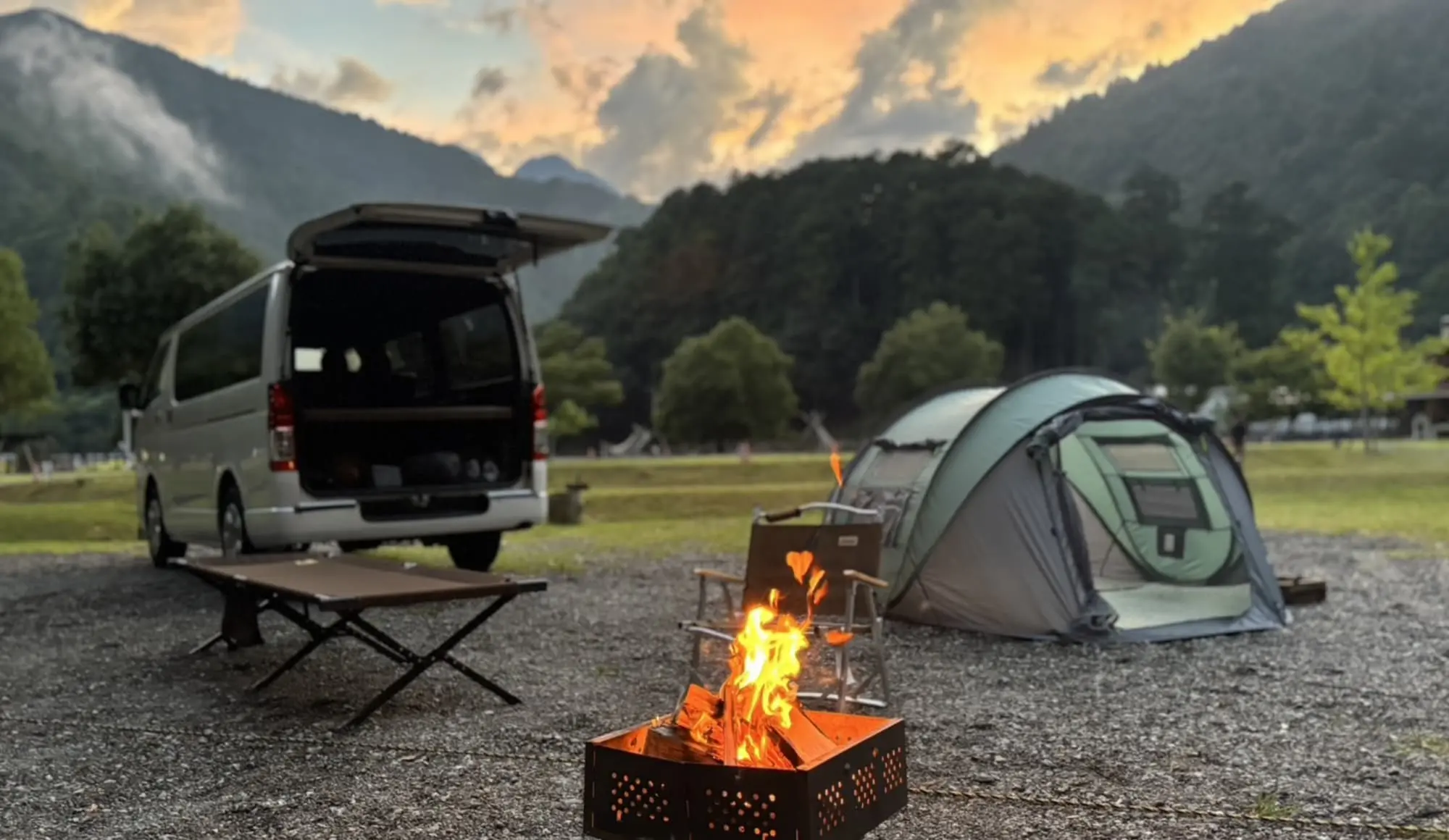 ハイエース画像